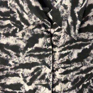 Alice + Olivia Blouse S Black White Silk Long Sleeve Zebra Animal Modern Classic